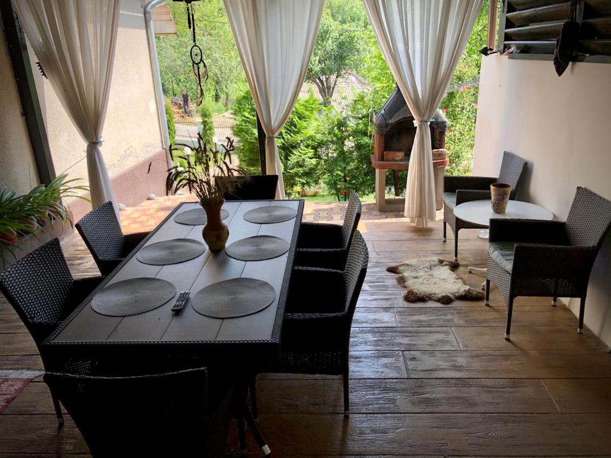 Casa Paunescu Milostea Kültér fotó